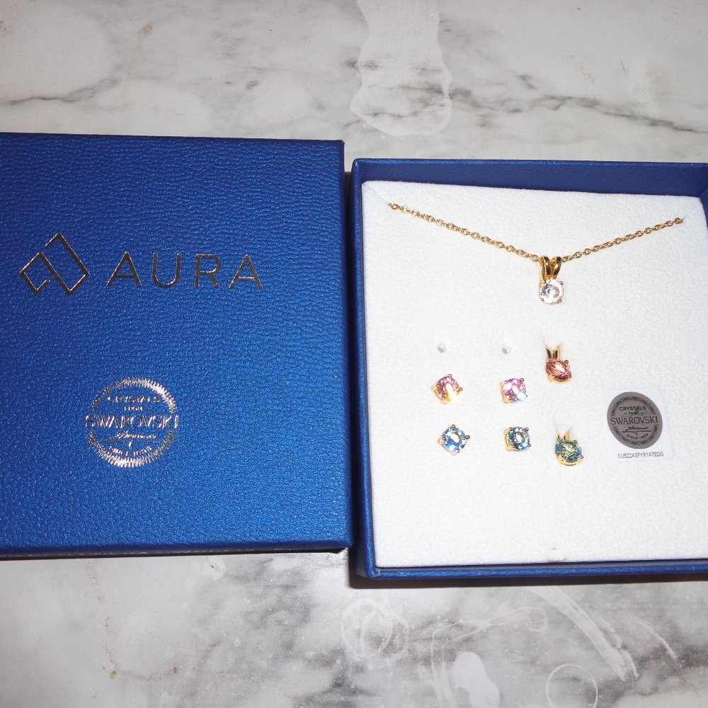 AURA SWAROVSKI CRYSTAL PENDANT EARRING SET